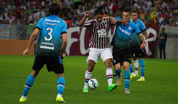Ronaldinho Gaúcho deu o passe que iniciou a jogada do gol do Fluminense aos 31 minutos do 2º tempo