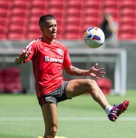 D'Alessandro sentiu dores e e chegou a ser dúvida durante a semana