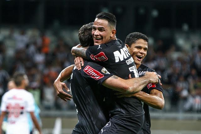 Lucas Pratto fez o primeiro Hat-Trick do Brasileirão 2015 Lucas Pratto fez o primeiro Hat-Trick do Brasileirão 2015