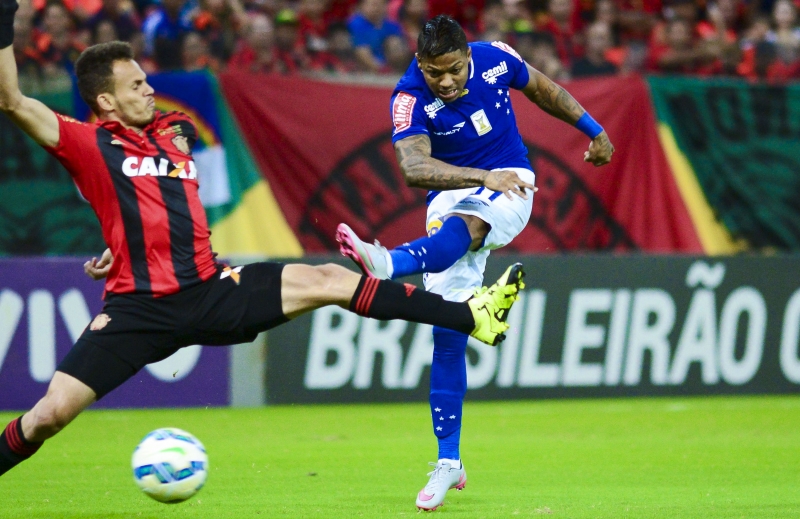 O Cruzeiro foi melhor mas não conseguiu vencer a boa equipe do Sport, que segue no G4. - Foto: Cruzeiro Oficial
