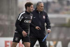 Técnico do Corinthians, Tite gostaria de comandar Alexandre Pato no ano que vem