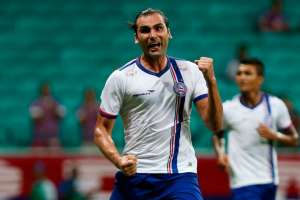 Goiás pode contratar Léo Gamalho, atacante do Bahia