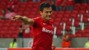 Presidente do Inter reclama de proposta baixa e mantém Aránguiz no Beira-Rio