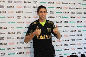 Ex-Palmeiras, Bruno Dybal é apresentado no Figueirense para o Brasileirão