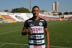 XV de Piracicaba estreia nova linha de uniformes, fornecida pela Super Bolla