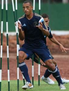Vitor Hugo pode reforçar o Palmeiras contra o Cruzeiro