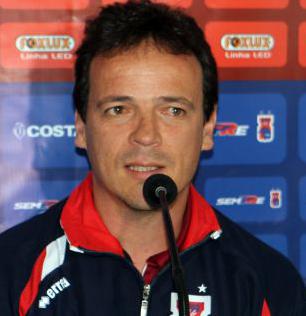 Fernando Diniz foi expulso contra o América-MG, nesta terça-feira