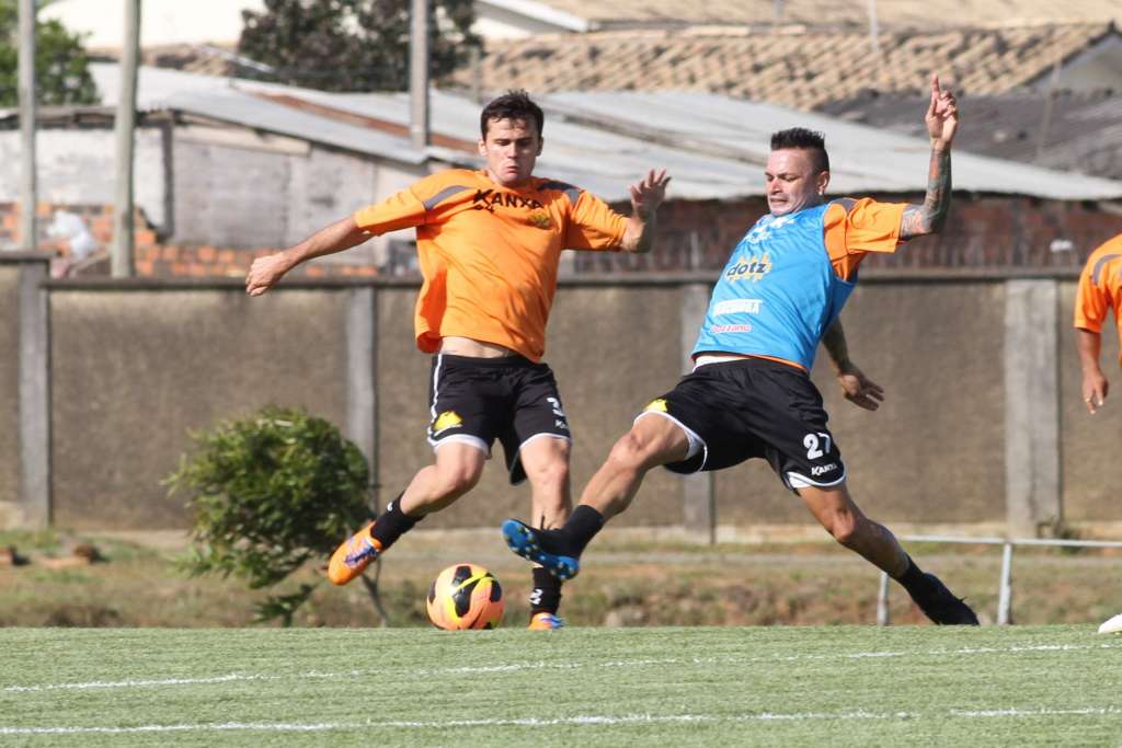 Fábio Ferreira voltou a se lesionar e para por 10 dias
