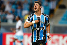 Giuliano e Marcelo Oliveira treinam com grupo e ficam à disposição para o Gre-Nal