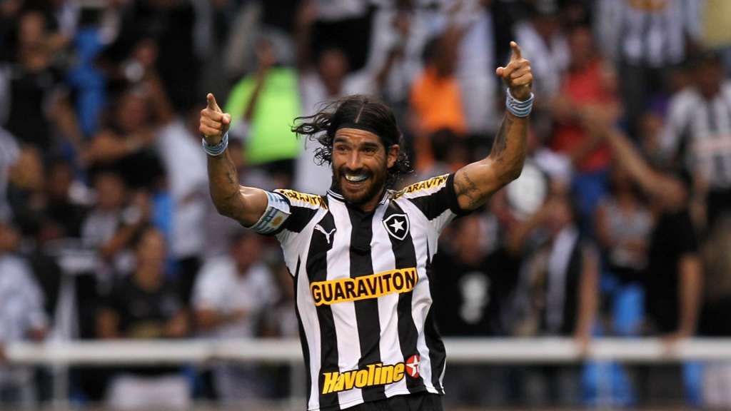 Loco Abreu está louco para voltar ao Botafogo