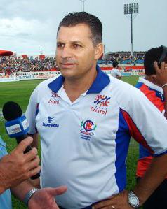 Conhecedor de futebol, Zé Humberto aguarda nova oportunidade no mercado