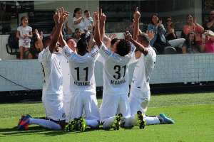 Pressionado, Santos quita salários atrasados dos jogadores