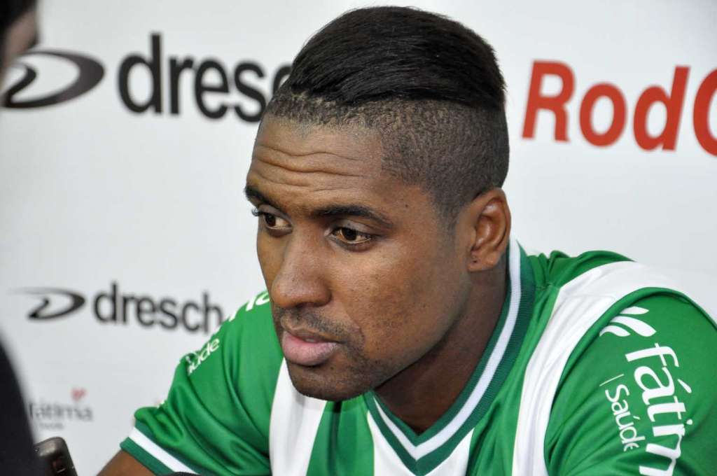 O atacante Obina espera ter mais uma oportunidade como títular - Divulgação/EC Juventude