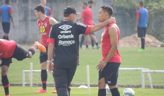 Edgar Júnio ganha vaga no ataque do JEC - João Lucas Cardoso