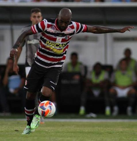 Grafite fez o gol da vitória, saiu aos 26 minutos do segundo tempo e levou mais de 44 mil pessoas ao Arrudão