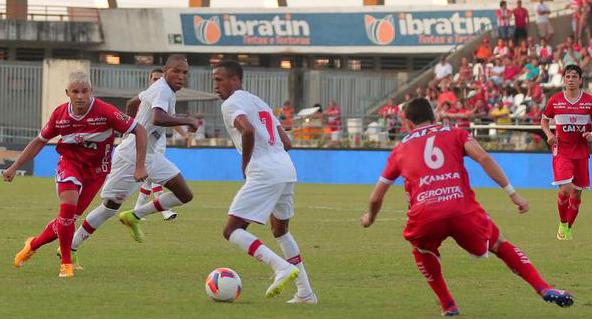 CRB marcou muito bem o Náutico e contou com o nono gol de Zé Carlos - o Zé do Gol