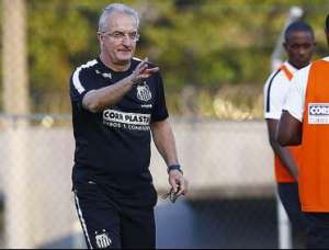 Dorival Júnior torce para direção do Santos manter alicerces para crescer no ano