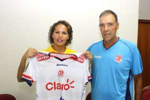 Copa Paulista: Atleta Ana Tércia promove palestra motivacional para elenco e comissão técnica do Penapolense