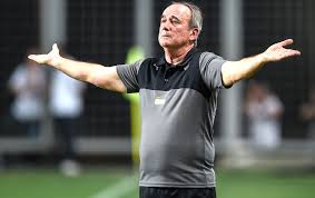 Com dúvidas no ataque, Atlético-MG inicia preparação para duelo com Grêmio