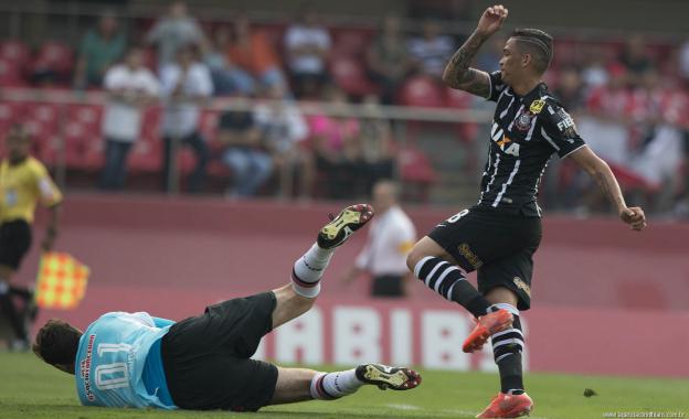 Luciano só empurrou a bola para as redes de Rogério Ceni após cruzamento de Uendel. Foto: Corinthians - Oficial
