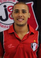 Hygor, 26 anos, já atuou no Joinville