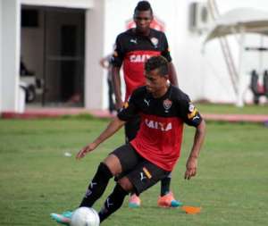 São Paulo aguarda liberação do Vitória para anunciar reforço