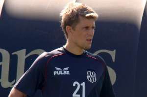 Adrianinho volta a sentir lesão e desfalca Ponte Preta contra o Avaí