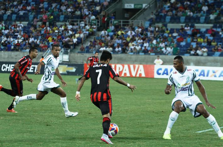O LEC até jogou melhor, mas o líder Vitória foi preciso e venceu a partida por 2 a 0. - Foto: Jorge Maciel / Futebolpress/AFI