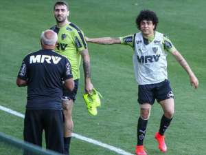 Pratto e Luan treinam e aumentam chances de voltar ao Atlético-MG na quinta