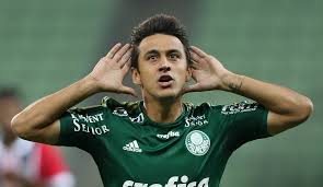Robinho se transferiu do Coxa para o Palmeiras e é um dos protagonistas da partida no Couto Pereira