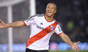 Carlos Sánchez, campeão da Libertadores com River Plate, pode parar no Atlético-MG
