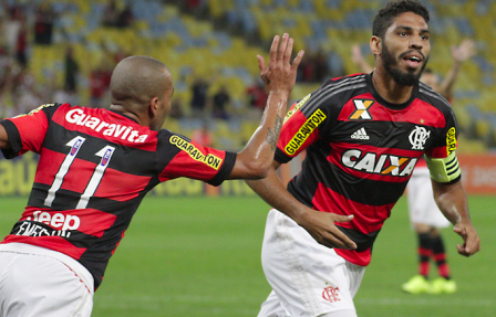 Flamengo, de Sheik, venceu o Atlético-PR no Maracanã e respirou contra a degola Flamengo, de Sheik, venceu o Atlético-PR no Maracanã e respirou contra a degola
