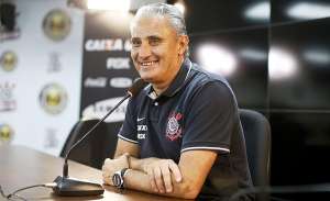 Tite aponta vitória merecida do Corinthians e evita falar sobre pênalti