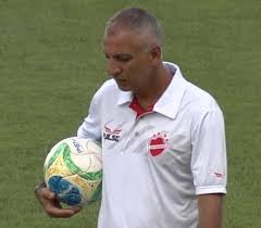 Série C: Márcio Fernandes carrega dúvidas antes de definir Vila Nova