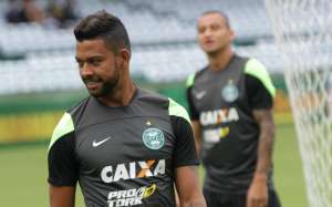 Série B: Antes 99% certo no Náutico, Wallyson tem negociação suspensa