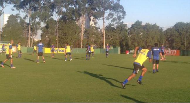 Atlético-GO treina forte para enfrentar o Bahia