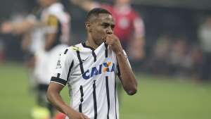 Elias festeja convocação, mas lamenta ausência em três partidas do Brasileirão