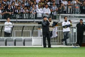 Levir critica arbitragem e reconhece méritos da estratégia do Grêmio