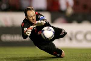 Lesionado, Rogério Ceni deve desfalcar São Paulo contra o Goiás