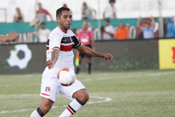 Edson Sitta foi regularizado e pode estrear pelo Braga