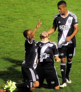 Ponte Preta venceu Flamengo, 1 a 0, e Avaí, por 2 a 0, em Campinas