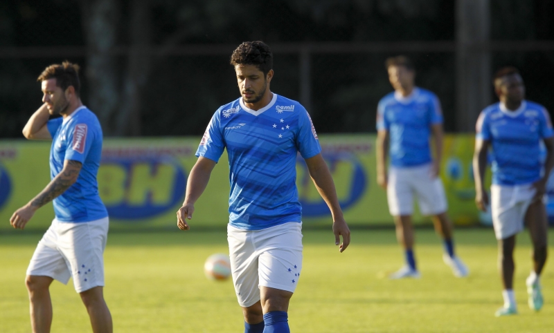 Léo desfalca o Cruzeiro diante do Internacional