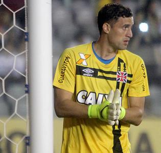 Martin Silva, do Vasco, tente não sofrer gols contra o Coxa