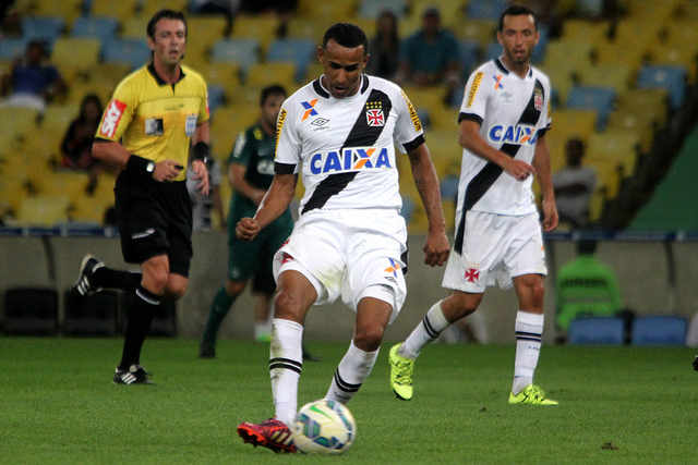 BRASILEIRÃO: Luciano dá título do 1º turno ao Corinthians, Verdão volta a vencer e e Flu volta ao G4 5 0002050105493 img