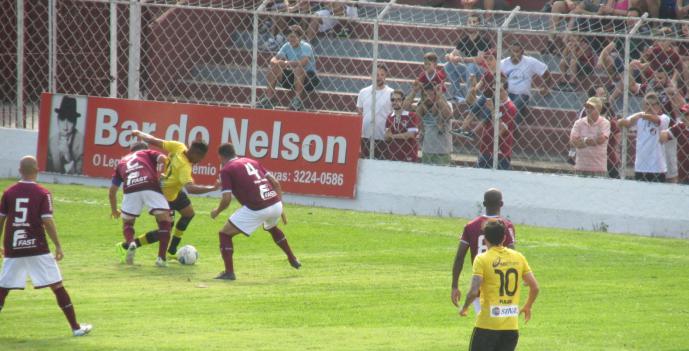 São Bernardo insistiu pela penetrações e também pelas ações nas beiradas do campo