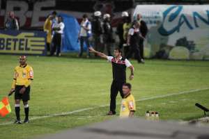 Série B: Marcelo Maretelotte, técnico do Santa Cruz, pede contratações: 