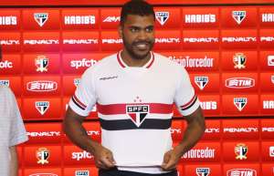 Após sofrer lesão muscular, Breno desfalca o São Paulo por duas semanas