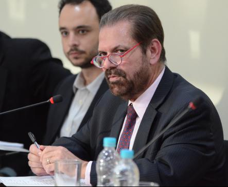 Presidente Reinaldo Carneiro ouviu e orientou os dirigentes da Segundona. Foto: Rodrigo Corsi/FPF