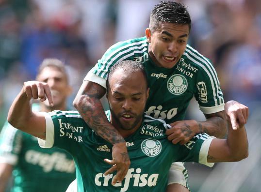 Alecsandro fez um gol e deu passe para outro de Dudu na vitória do Palmeiras sobre o Flamengo