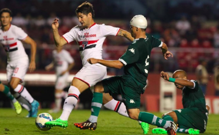 Desta Vez nem Alexandro Pato salvou o São Paulo, que jogou errado com três zagueiros